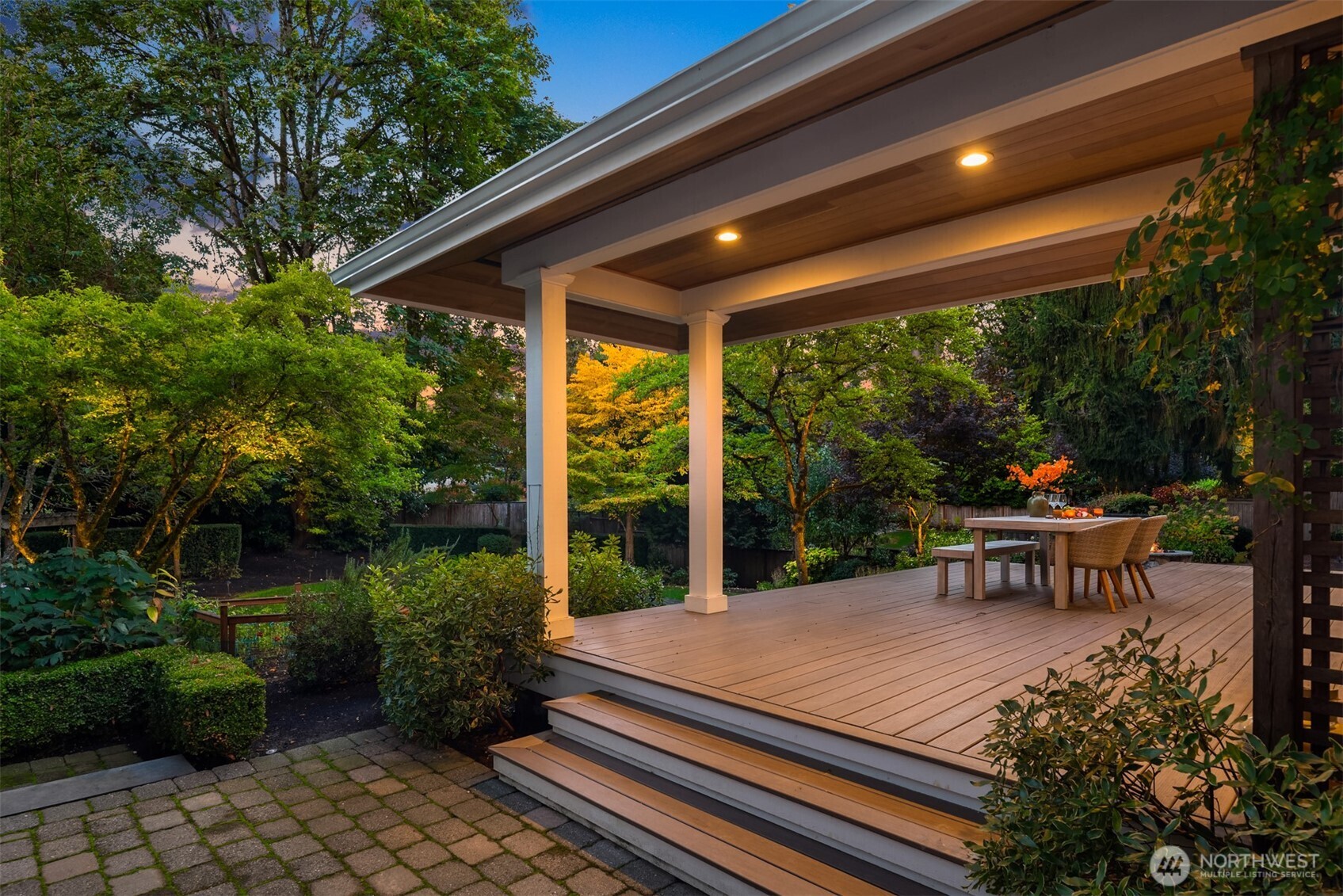 10475 Southeast 23rd Street Bellevue, WA 98004 - Photo 33 of 35 a outdoor view with a sitting space