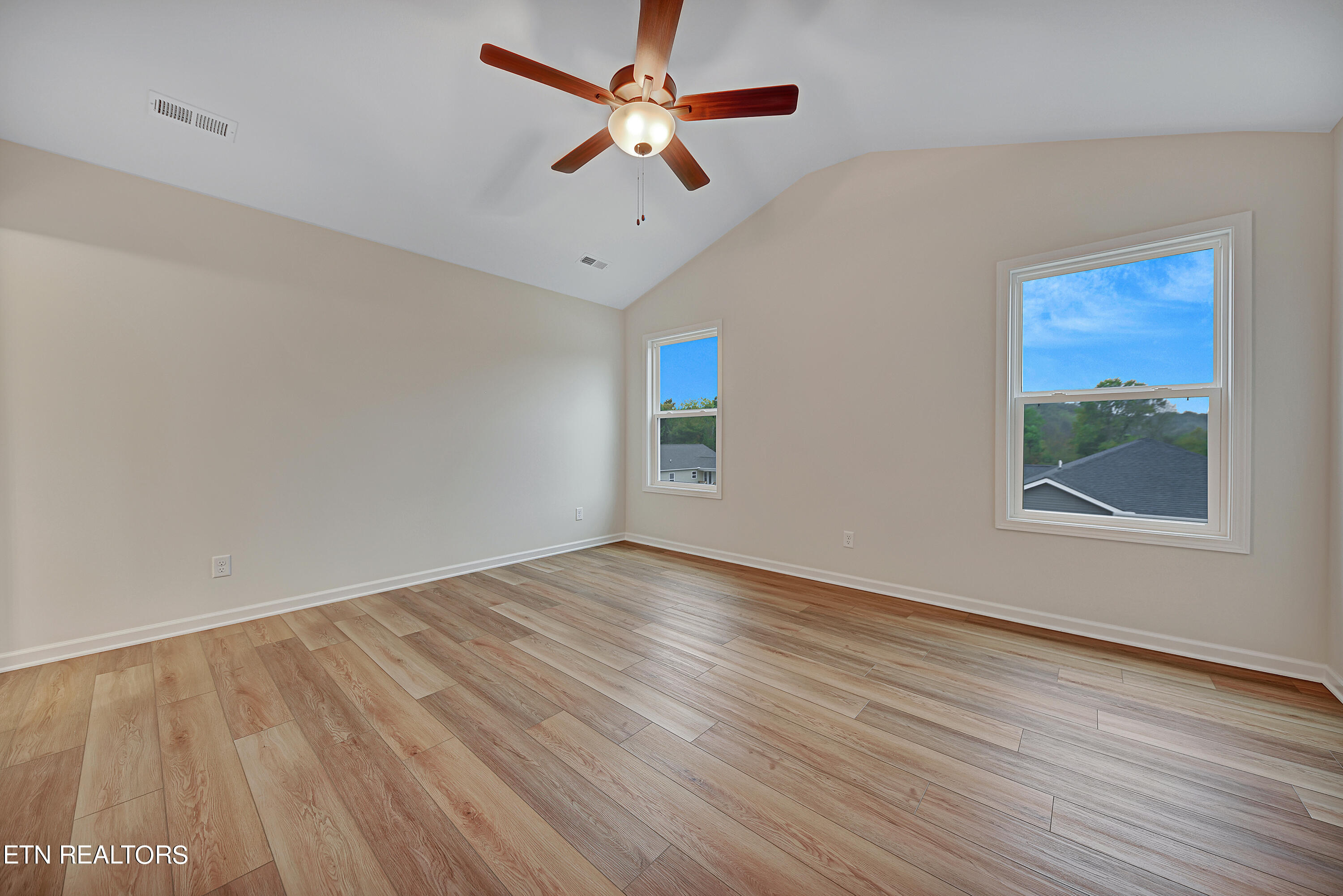 2231 Belt Road Knoxville, TN 37920 - Photo 7 of 17 AgentOptix -20