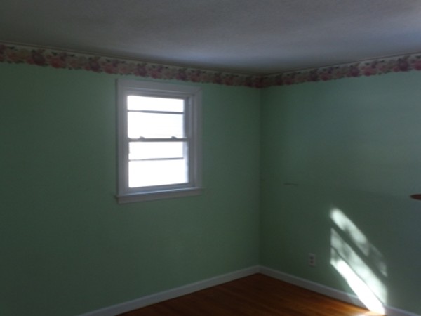 134 Canterbury Road Springfield, MA 01118 - Photo 2 of 12 a small space with a window