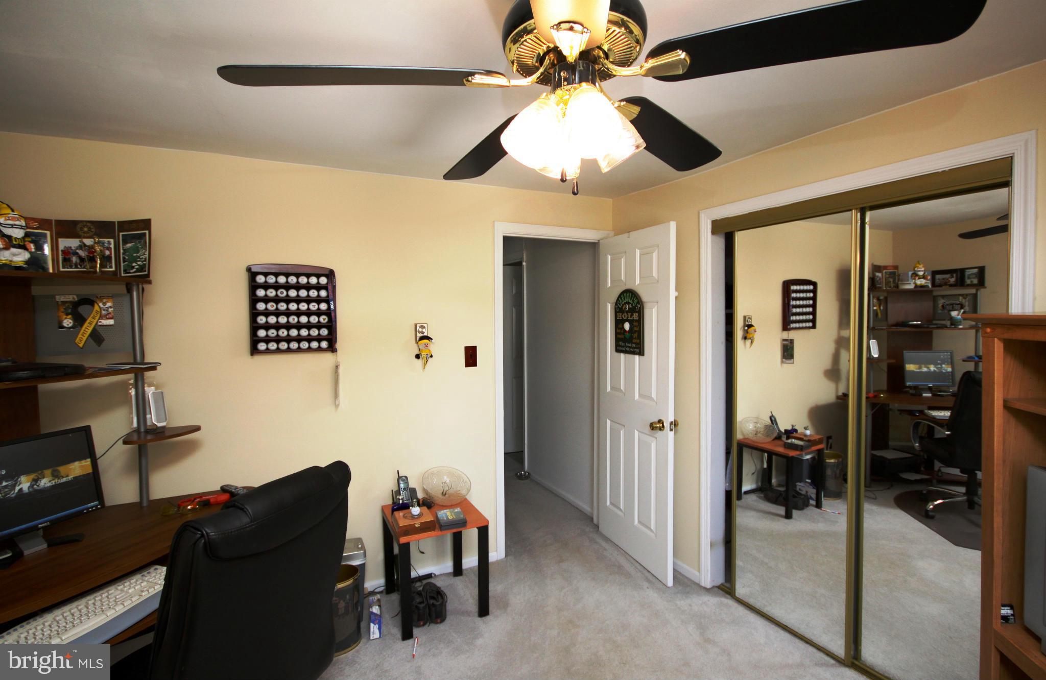 364 Nicholson Road Baltimore, MD 21221 - Photo 3 of 30 a livingroom with furniture and a ceiling fan