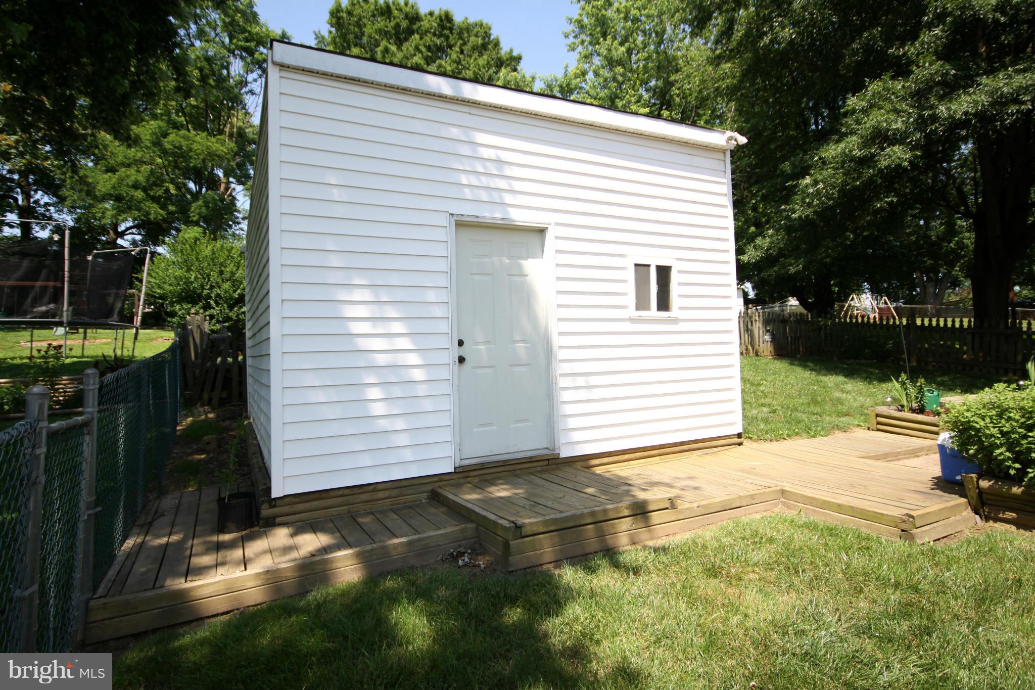 364 Nicholson Road Baltimore, MD 21221 - Photo 27 of 30 a view of backyard of house with green space