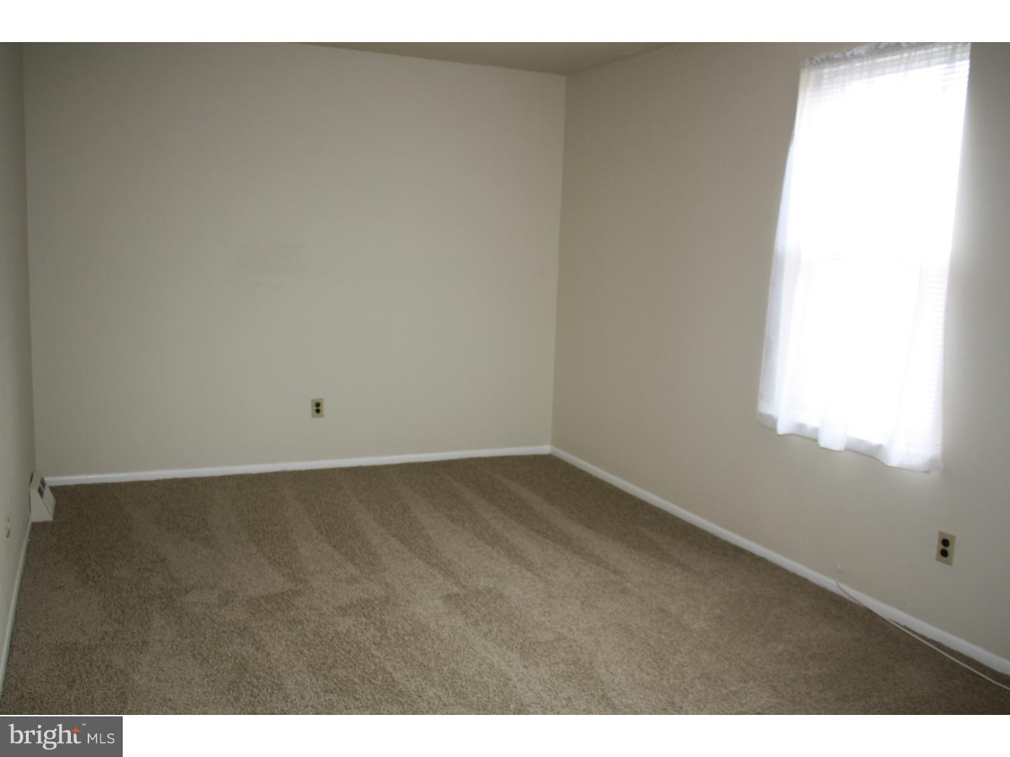 9909 Wingtip Road Philadelphia, PA 19115 - Photo 13 of 18 Gallery Image 13