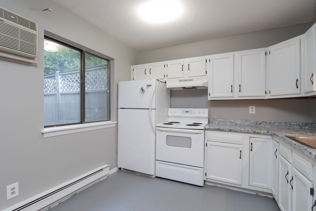 170 East Hadley Road, Unit 13 Amherst, MA 01002 - Photo 11 of 38