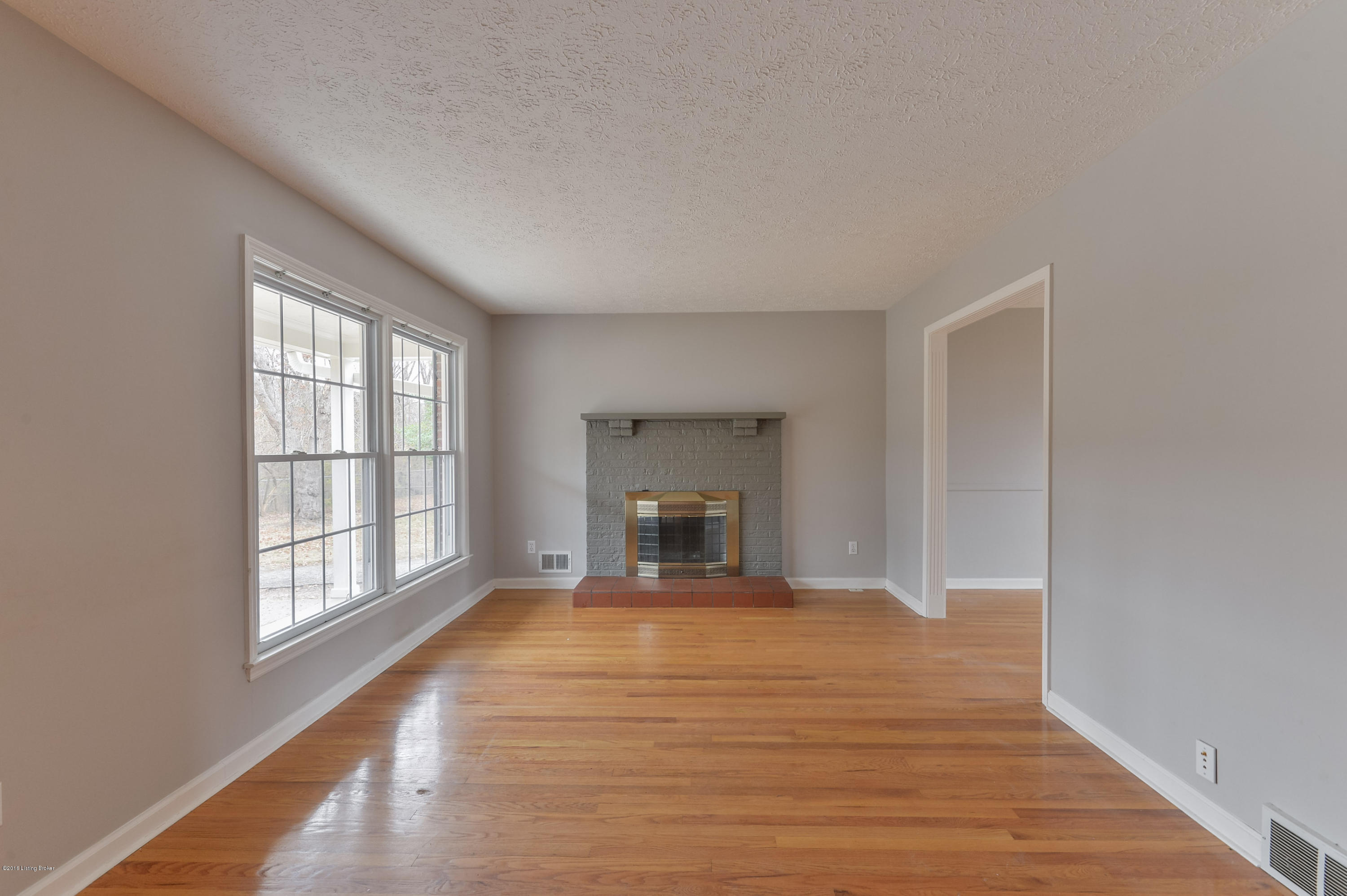 306 Fox Run Road Louisville, KY 40207 - Photo 4 of 31 09 LSIR 20161216