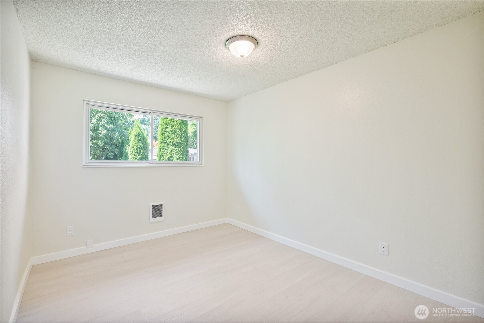 1703 33rd Avenue Longview, WA 98632 - Photo 16 of 30