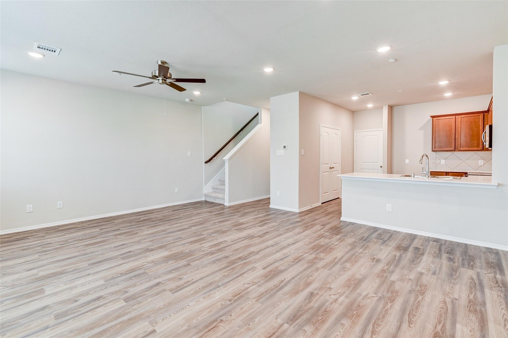 11938 Amber Oak Way Tomball, TX 77375 - Photo 8 of 27