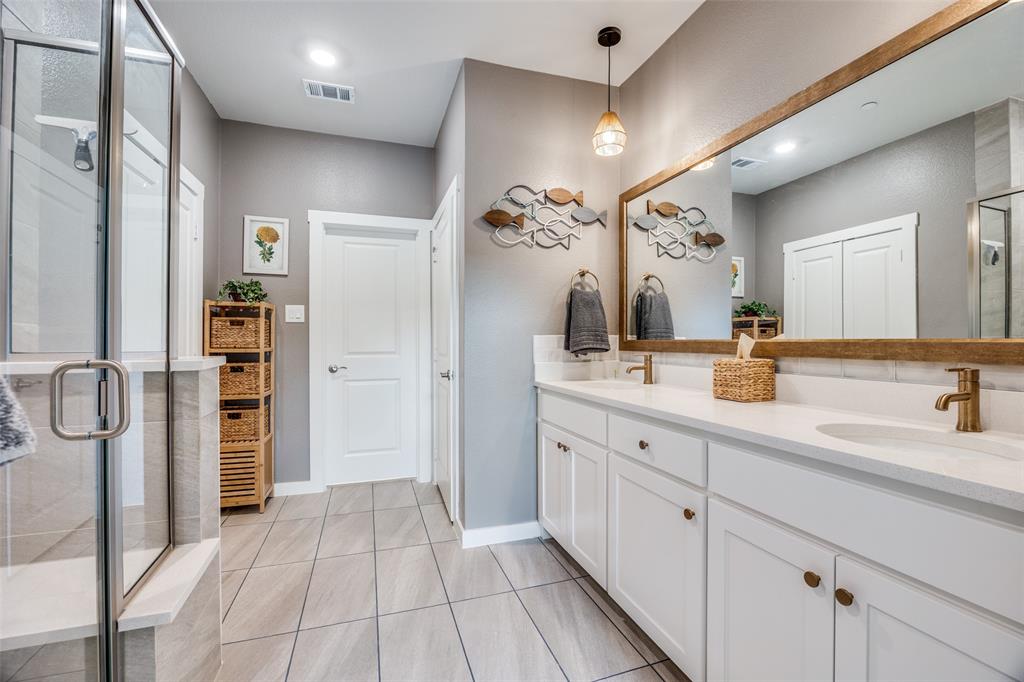 12420 Audubon Trail Rowlett, TX 75098 - Photo 16 of 27 Primary Bathroom with Double Sinks, Separate Shower