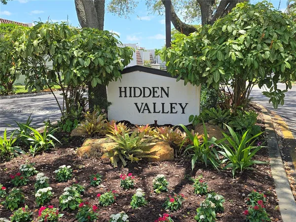 $3,450 | 8855 Southwest 62nd Terrace, Unit 10J, Miami, FL 33173