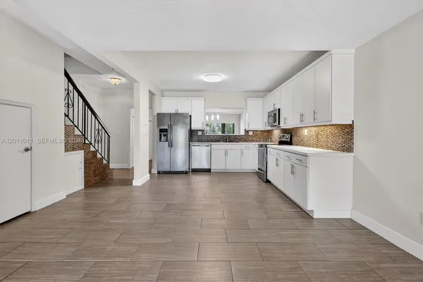$3,450 | 8855 Southwest 62nd Terrace, Unit 10J, Miami, FL 33173