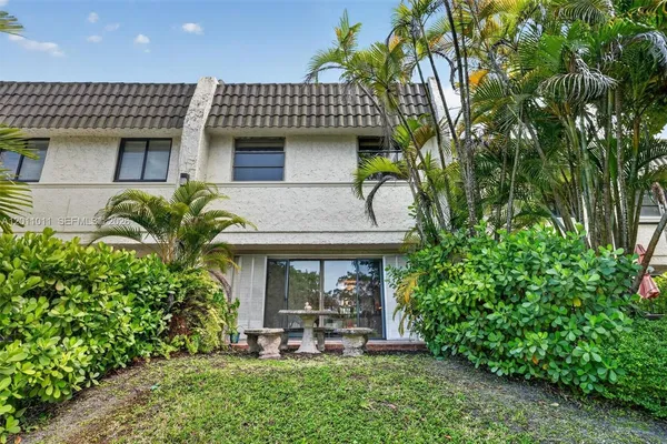 $3,450 | 8855 Southwest 62nd Terrace, Unit 10J, Miami, FL 33173