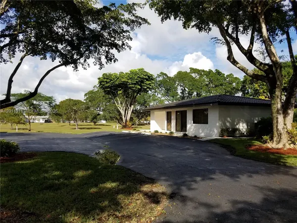 $3,450 | 8855 Southwest 62nd Terrace, Unit 10J, Miami, FL 33173