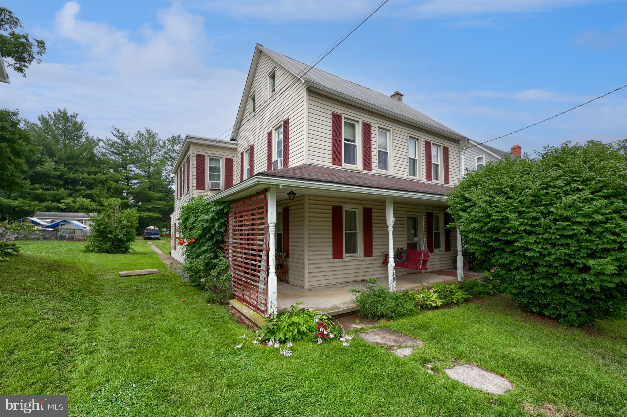 945 Maple Street Lititz, PA 17543 - Photo 1 of 28 Main