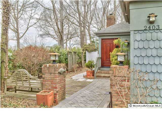 2403 River Road Point Pleasant, NJ 08742 - Photo 3 of 25 a backyard of a house