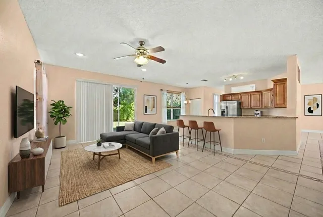 $4,000 | 18051 Rhumba Way, Boca Raton, FL 33496