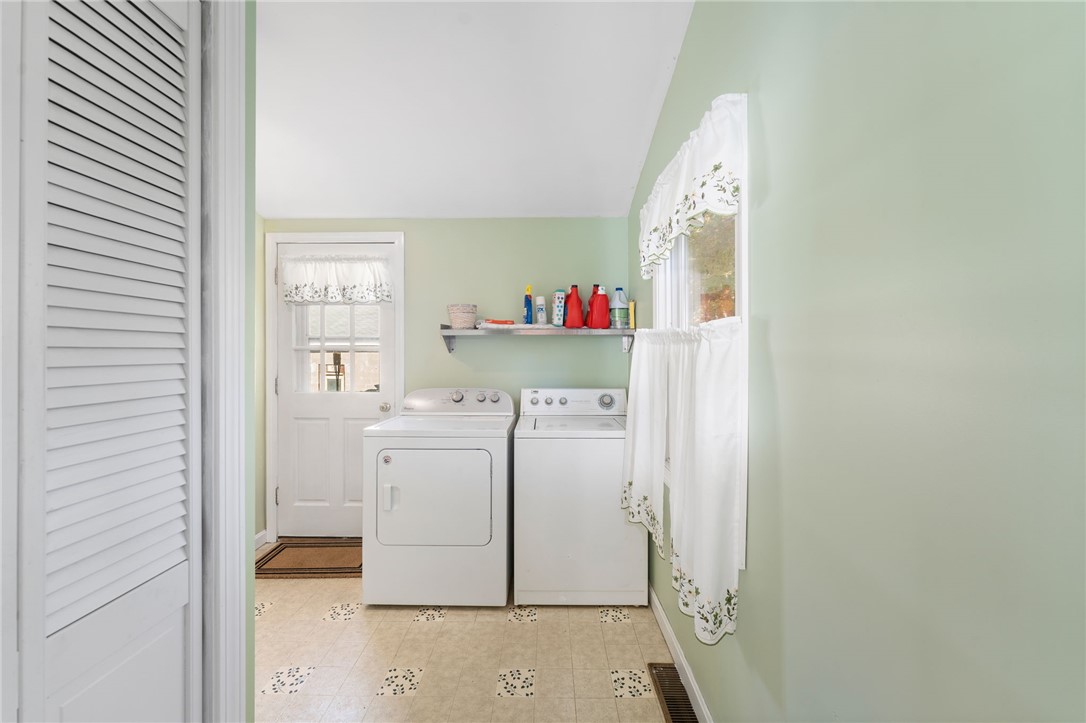 3491 Flat River Road Coventry, RI 02816 - Photo 19 of 35