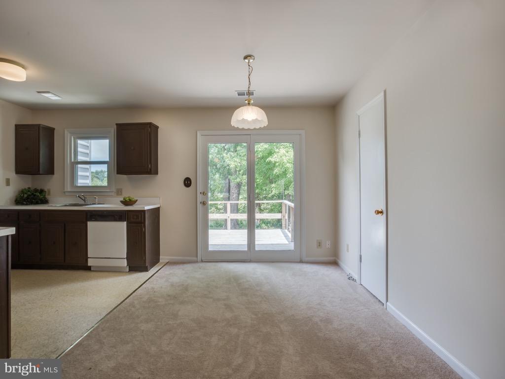 117 Choptank Road Stafford, VA 22556 - Photo 11 of 30 Dining Room w/Pantry!!