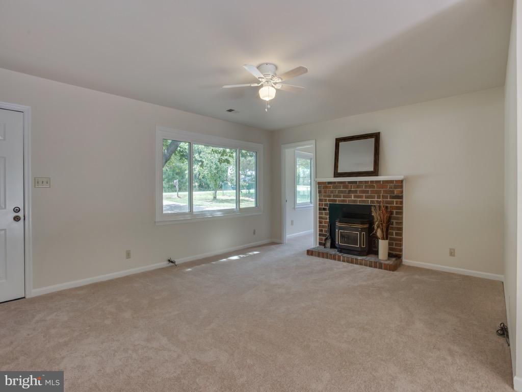 117 Choptank Road Stafford, VA 22556 - Photo 6 of 30 Pellet Stove w/Blower--Save on Electric!