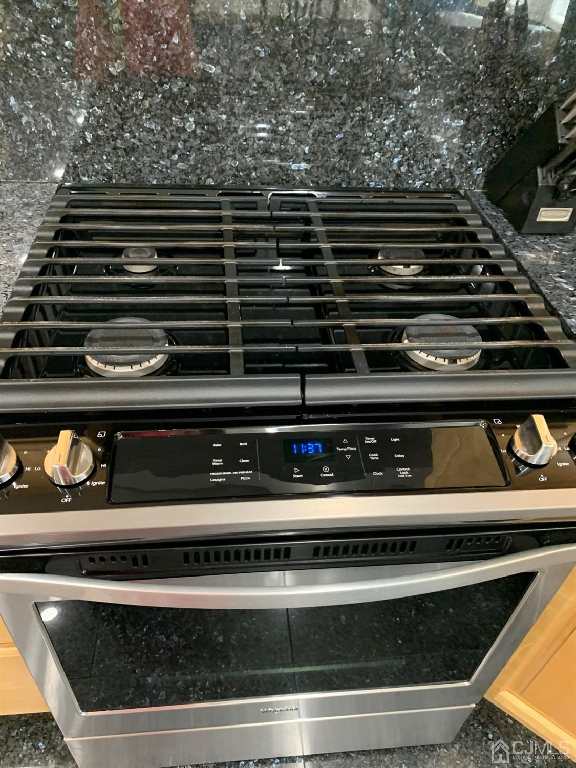 19 Columbia Road Old Bridge, NJ 08859 - Photo 5 of 24 a close view of stove top oven