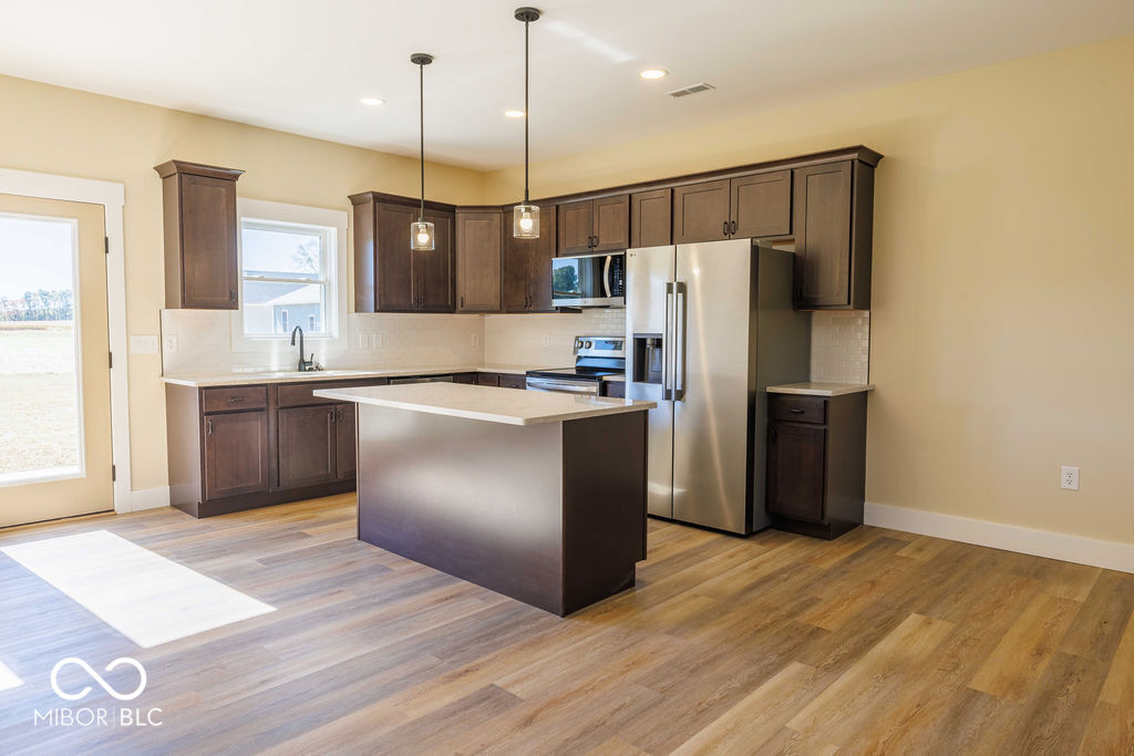 104 Pin Oak Road Spencer, IN 47460 - Photo 3 of 36