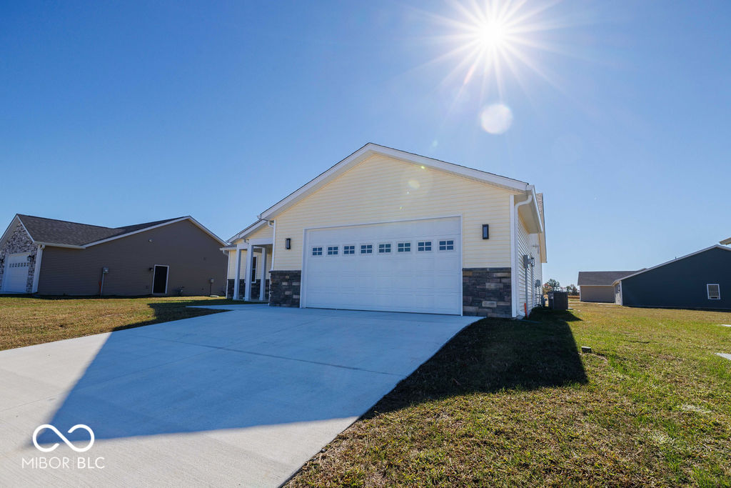 104 Pin Oak Road Spencer, IN 47460 - Photo 8 of 36