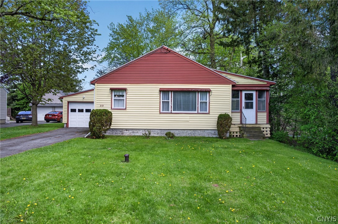 313 South Terry Road Syracuse, NY 13219 - Photo 2 of 30