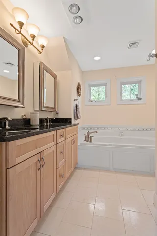 $999,000 | 5 Stone Ridge Lane, Exeter, NH 03833