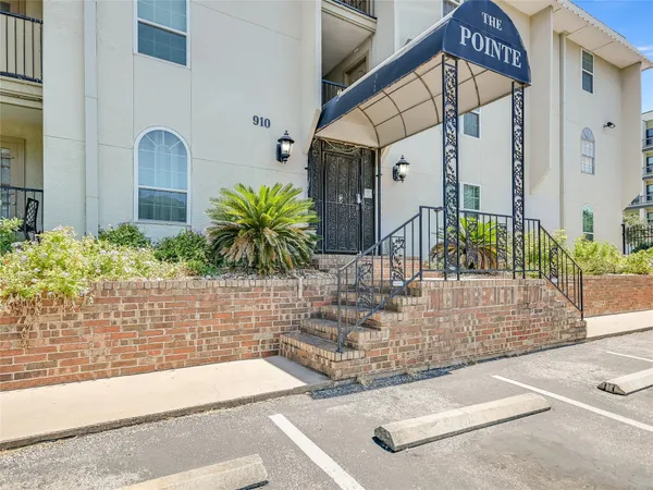 $1,250 | 910 Duncan Lane, Unit 31, Austin, TX 78705