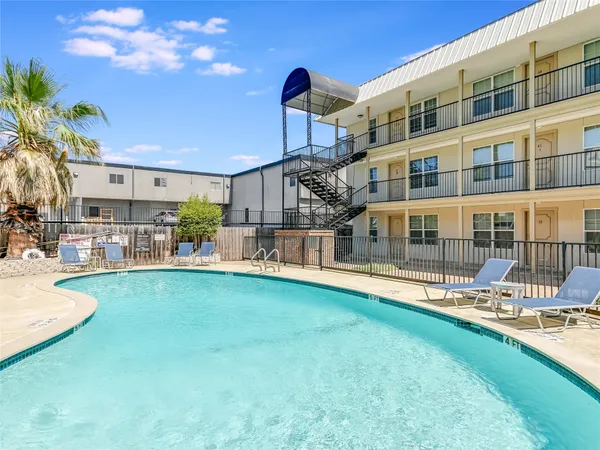 $1,250 | 910 Duncan Lane, Unit 31, Austin, TX 78705