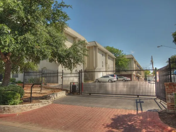 $1,250 | 910 Duncan Lane, Unit 31, Austin, TX 78705