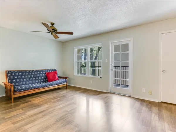 $1,250 | 910 Duncan Lane, Unit 31, Austin, TX 78705