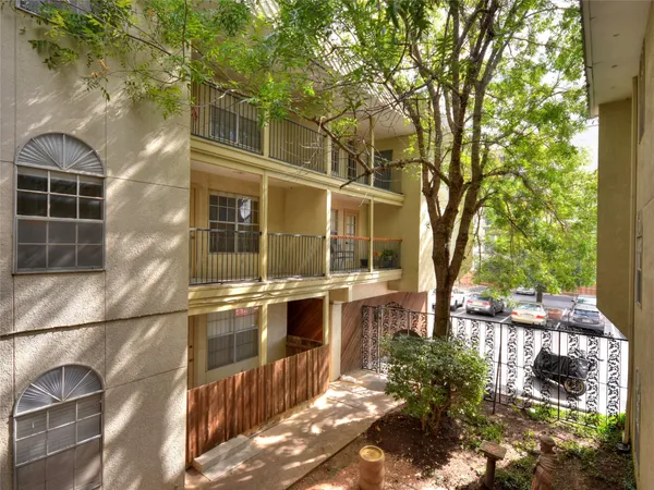 $1,250 | 910 Duncan Lane, Unit 31, Austin, TX 78705