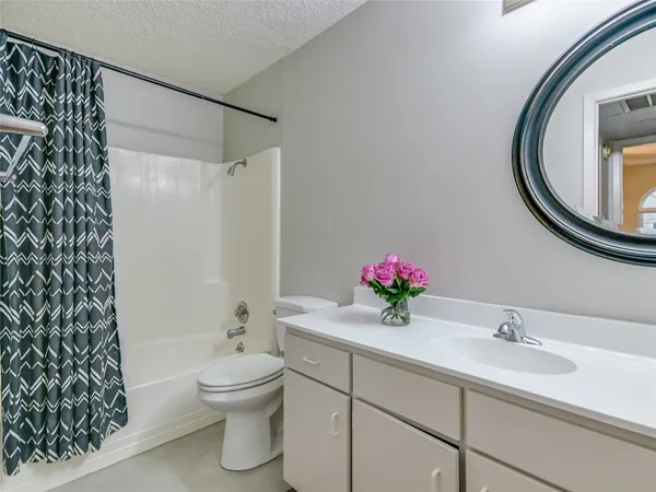$1,250 | 910 Duncan Lane, Unit 31, Austin, TX 78705