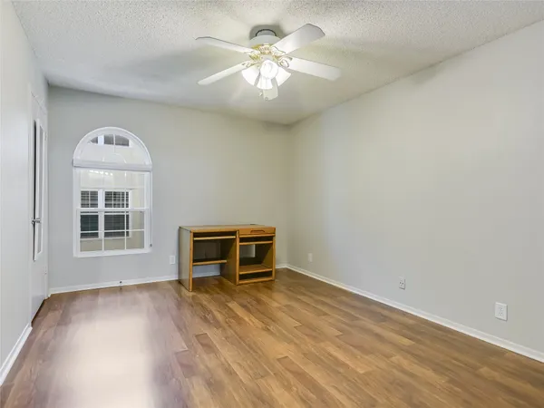 $1,250 | 910 Duncan Lane, Unit 31, Austin, TX 78705