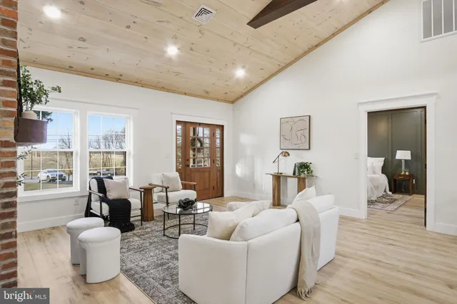 $399,900 | 960 St Thomas Williamson Road, St. Thomas, PA 17252