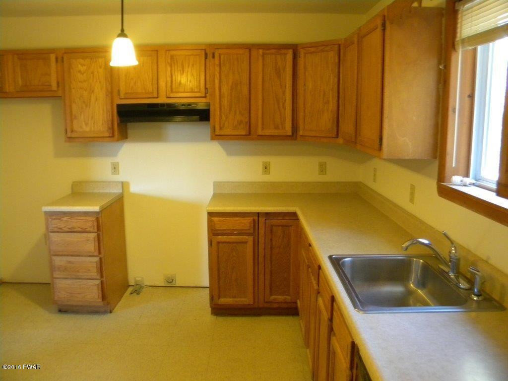 121 Hatton Road Hawley, PA 18428 - Photo 10 of 27 Kitchen