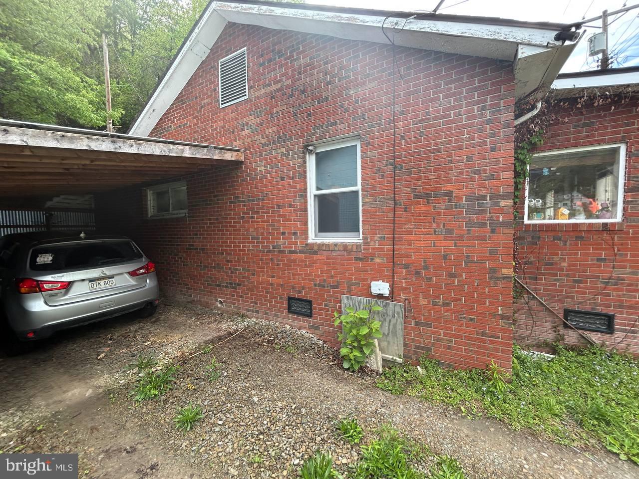 1423 Copperas Fork Road Holden, WV 25625 - Photo 14 of 56