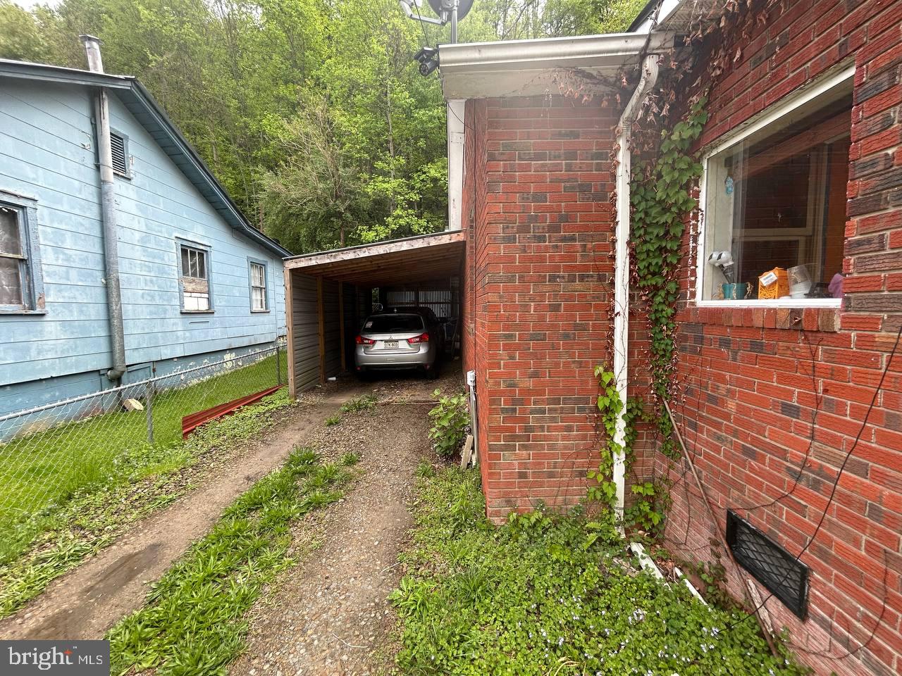 1423 Copperas Fork Road Holden, WV 25625 - Photo 15 of 56