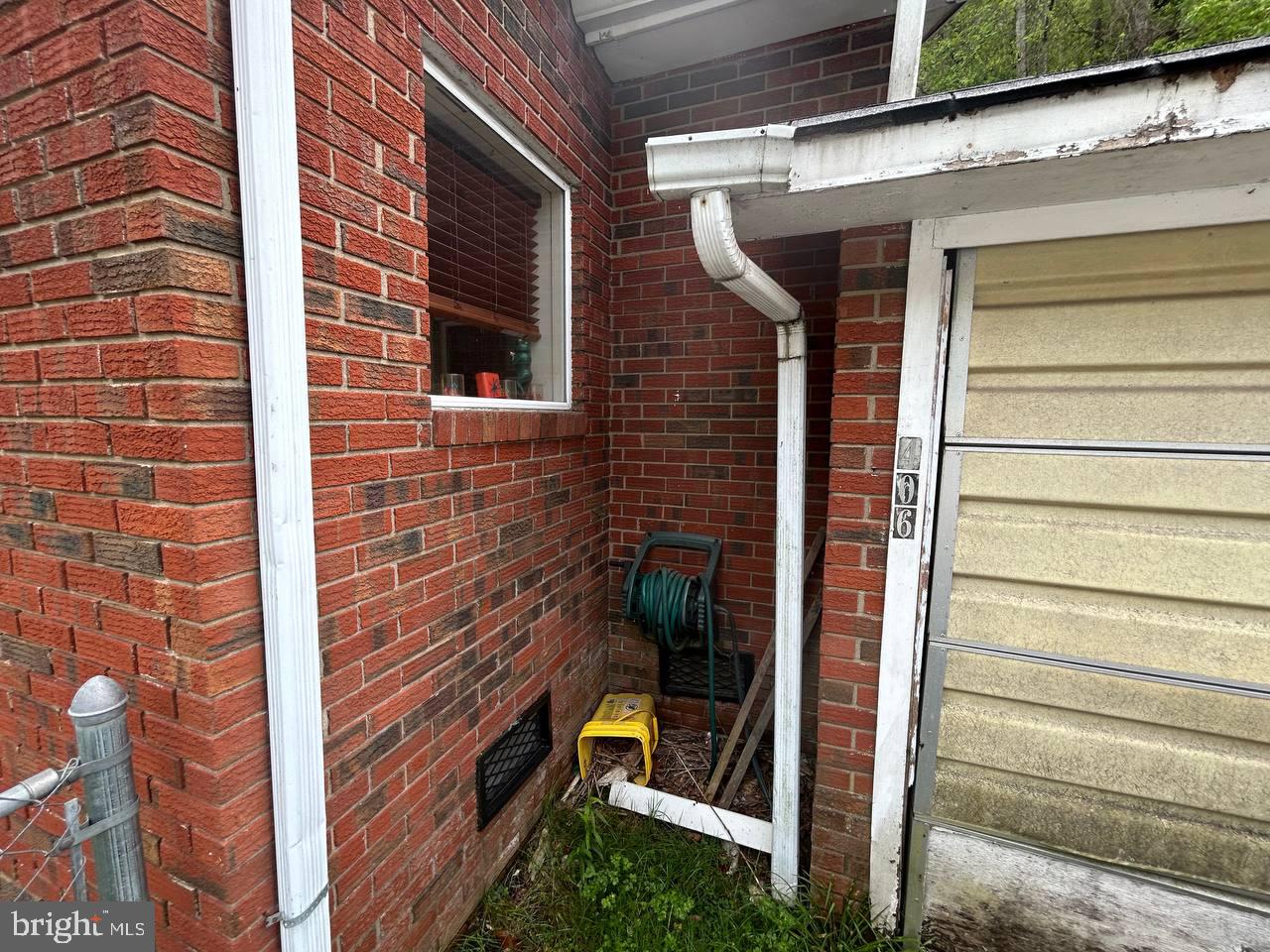 1423 Copperas Fork Road Holden, WV 25625 - Photo 6 of 56