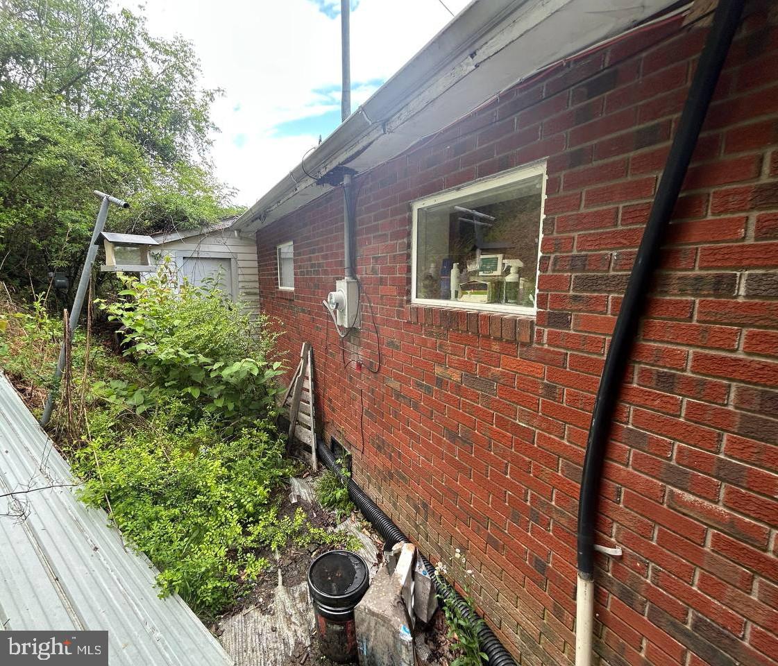 1423 Copperas Fork Road Holden, WV 25625 - Photo 8 of 56
