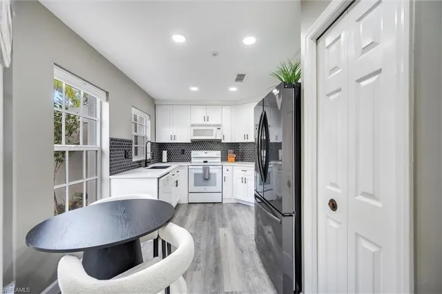 $359,900 | 28080 Cavendish Court, Unit 2006, Bonita Springs, FL 34135