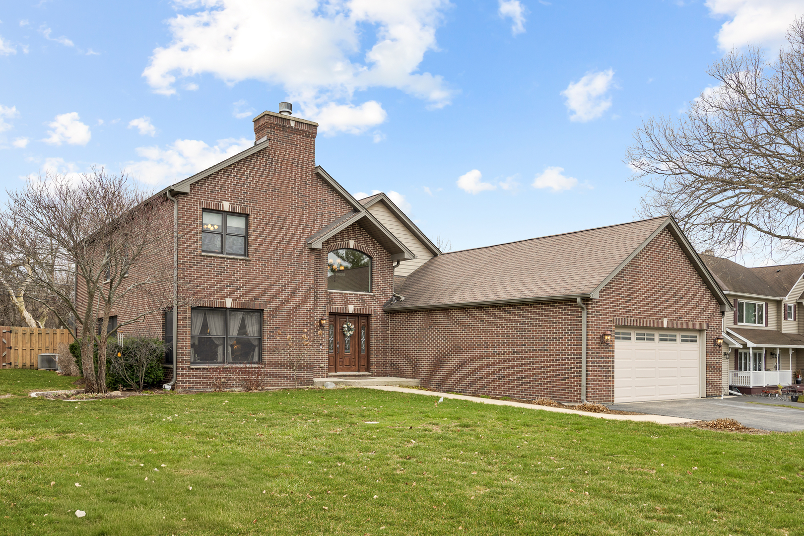 23-w531 23-w531 W Walnut Rd Road Roselle, IL 60172 - Photo 1 of 36