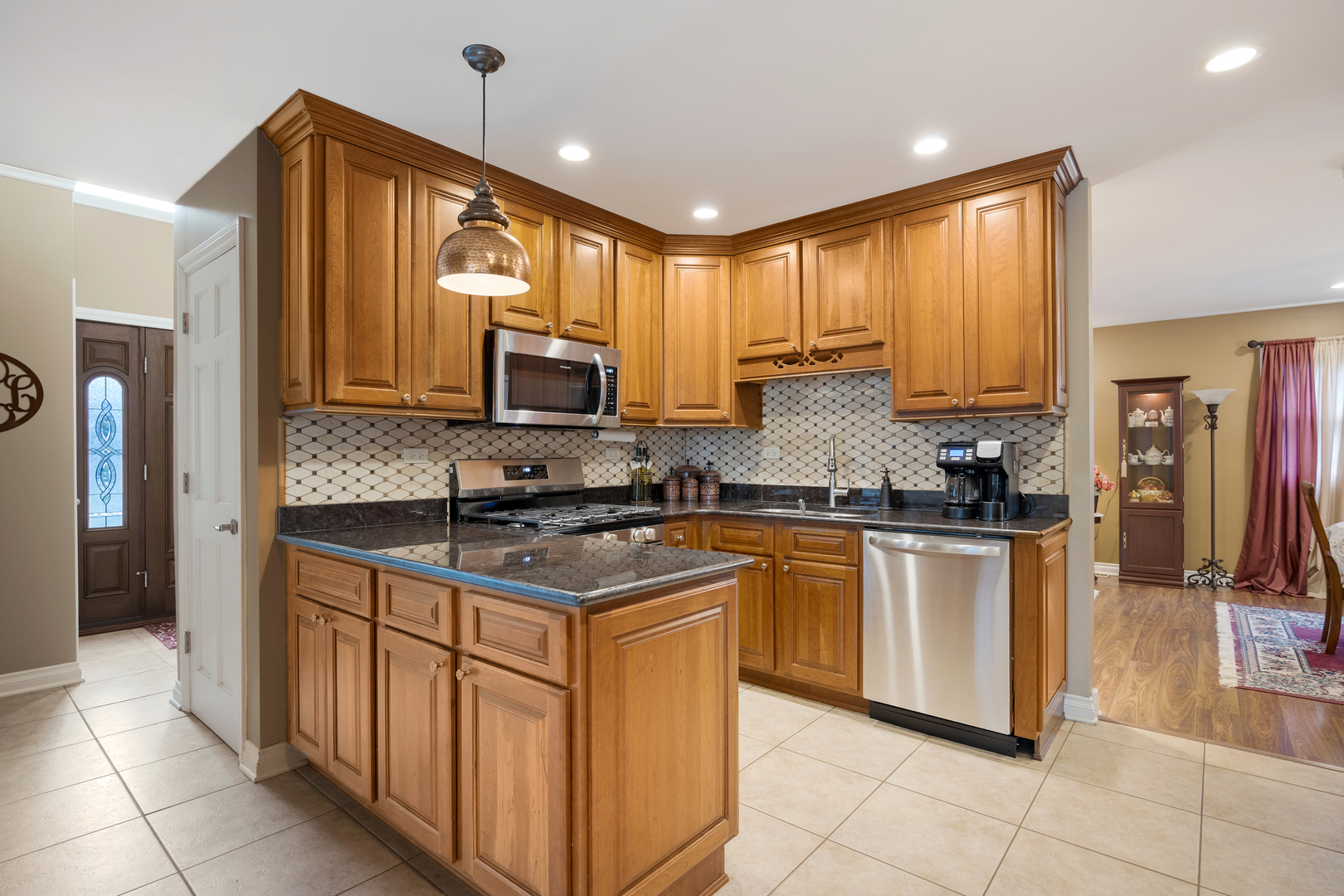 23-w531 23-w531 W Walnut Rd Road Roselle, IL 60172 - Photo 13 of 36