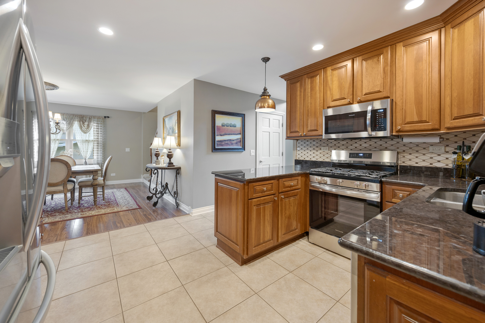 23-w531 23-w531 W Walnut Rd Road Roselle, IL 60172 - Photo 15 of 36