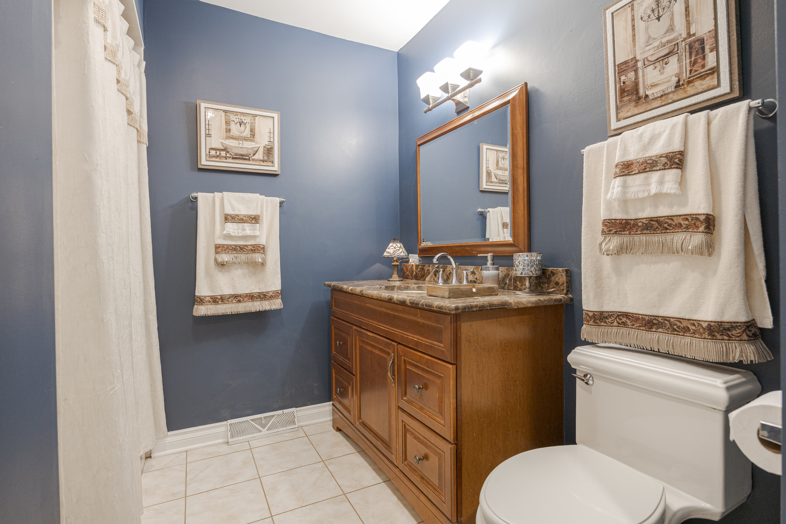 23-w531 23-w531 W Walnut Rd Road Roselle, IL 60172 - Photo 18 of 36