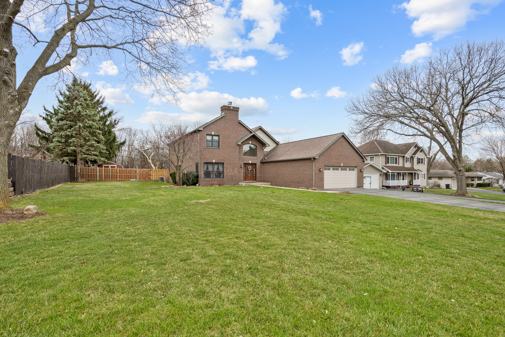 23-w531 23-w531 W Walnut Rd Road Roselle, IL 60172 - Photo 2 of 36
