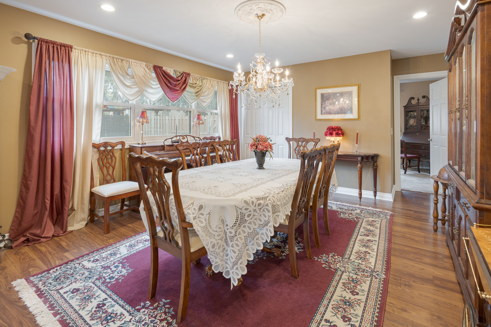 23-w531 23-w531 W Walnut Rd Road Roselle, IL 60172 - Photo 6 of 36