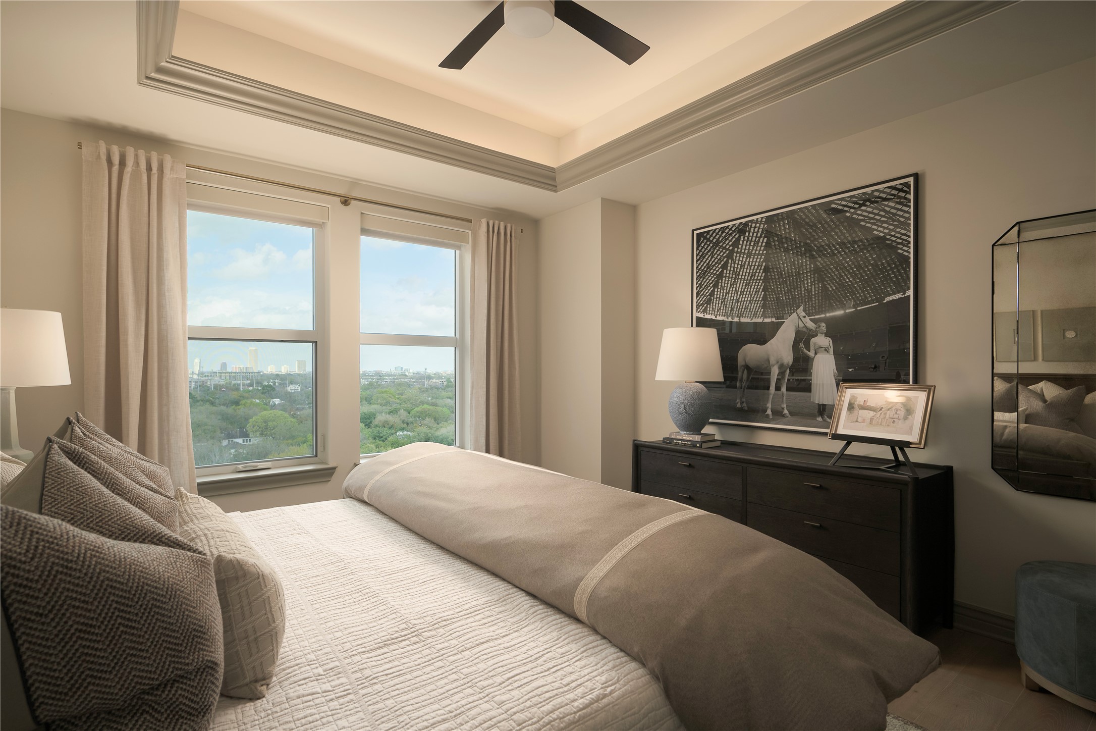 1717 Bissonnet Street, Unit 808 Houston, TX 77005 - Photo 23 of 35 Another view of the spacious guest suite.