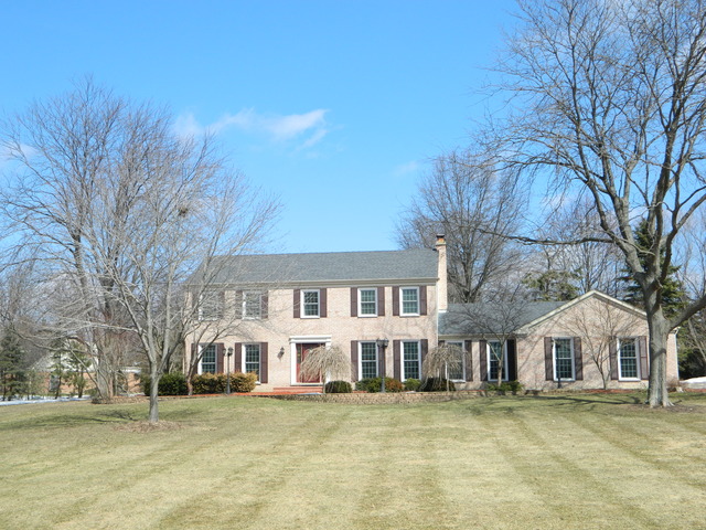 2114 Huntly Inverness, IL 60067 - Photo 1 of 25 Gallery Image 1