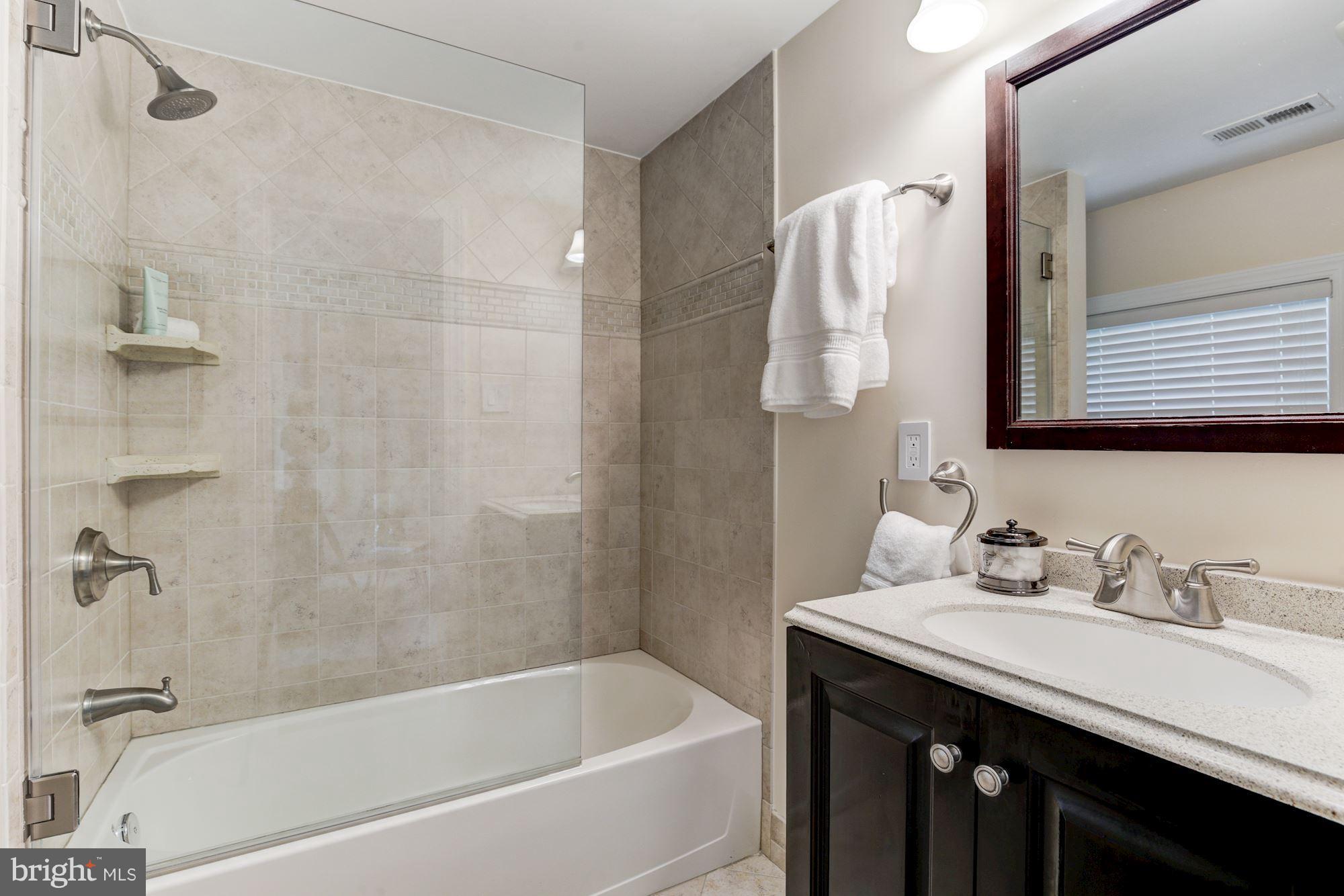 1511 33rd Street Northwest Washington, DC 20007 - Photo 10 of 15 Bath (Master)