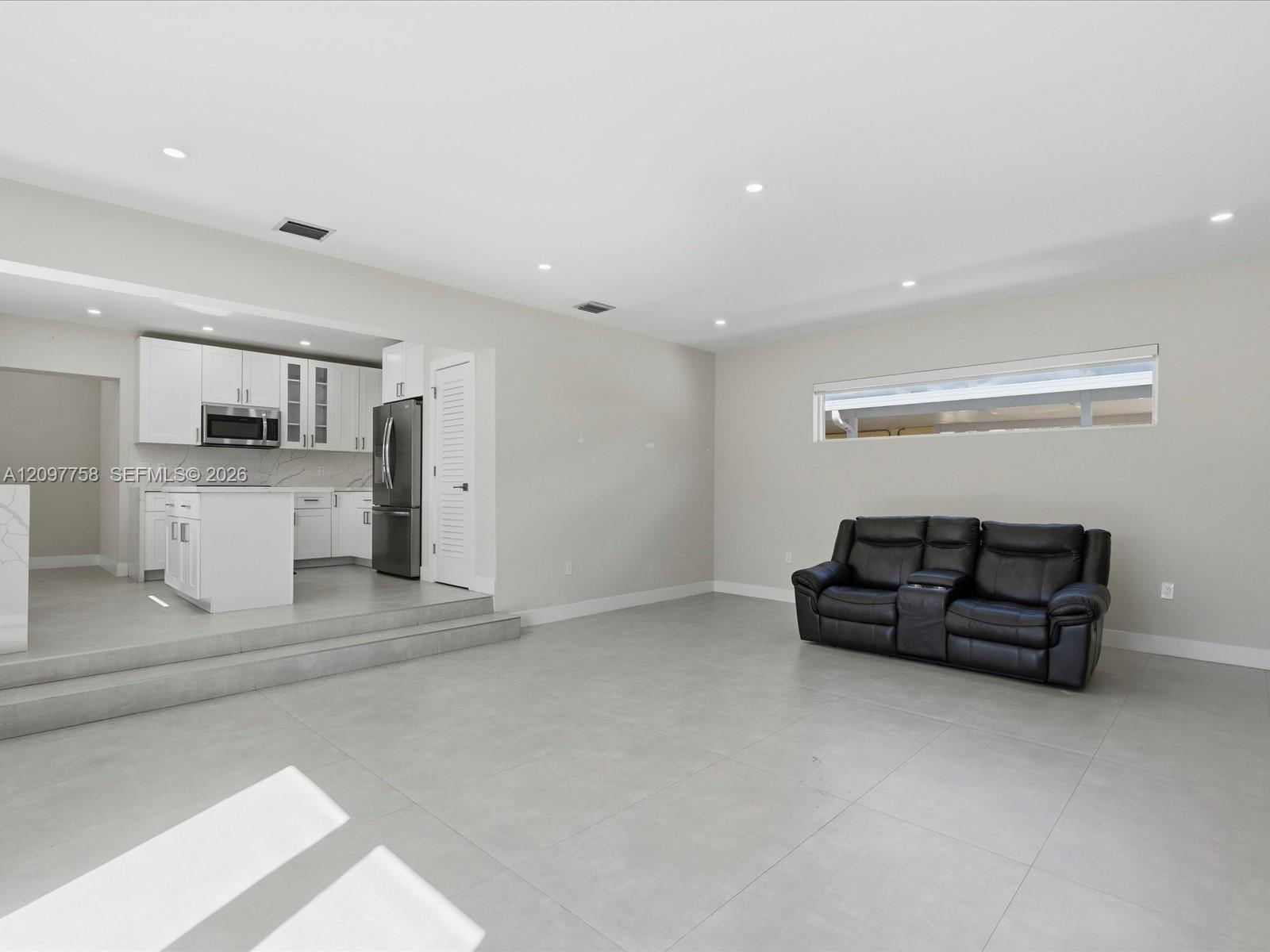 8440 Southwest 34th Terrace Miami, FL 33155 - Photo 16 of 69 Gallery Image 16